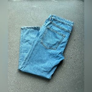 REGULAR TAPERED CROPPED JEANS